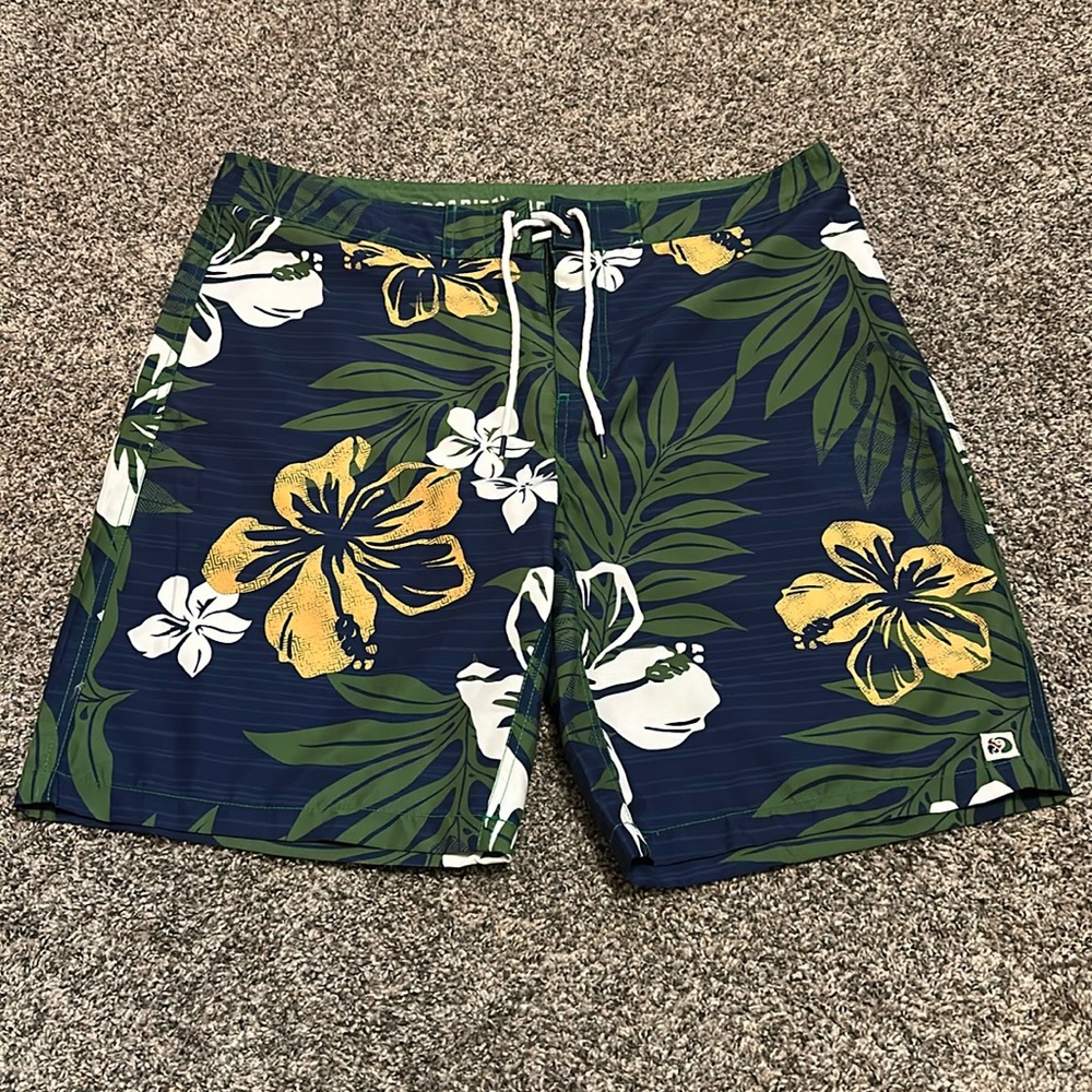 Margaritaville Tropical Men’s Swim Board Shorts. 38” Waist 10 1/2 “ Inseam